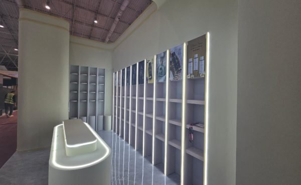 Sky Cosmetics Booth Design4