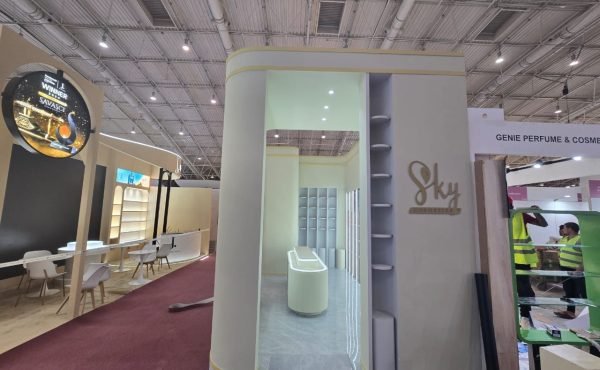 Sky Cosmetics Booth Design1